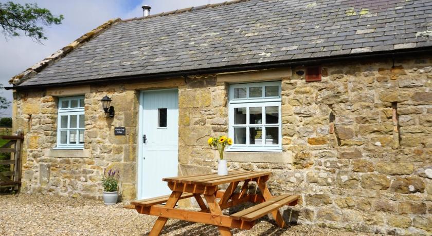 Elishaw Farm Holiday Cottages — Hotel in Otterburn