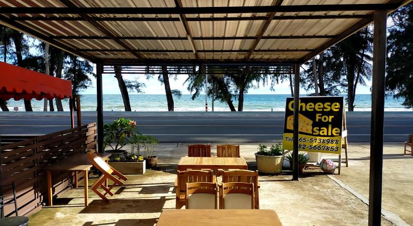 Amy's beach apartments photo
