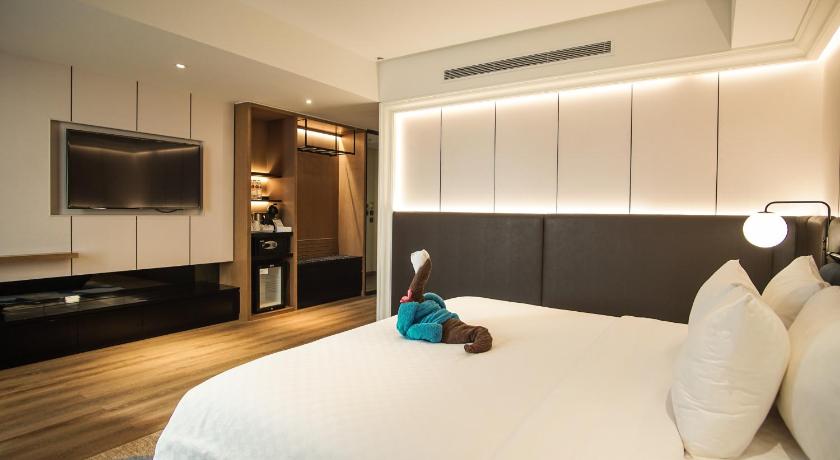 Image of Privilege Luxe Room with 1 king-size bed 3