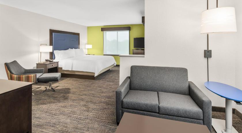 Holiday Inn Express & Suites Wilmington-Newark