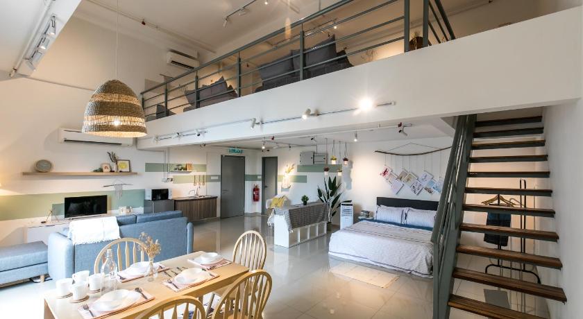 Pinnacle Duplex@6Pax-5m Walk to Paradigm Mall+WIFI photo
