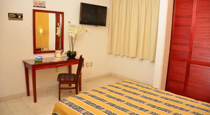 Hotel Paradise Inn photo