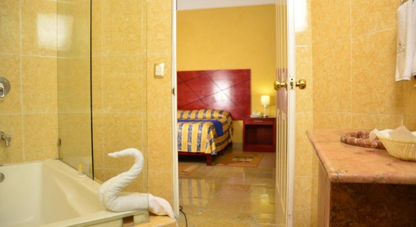 Hotel Paradise Inn photo