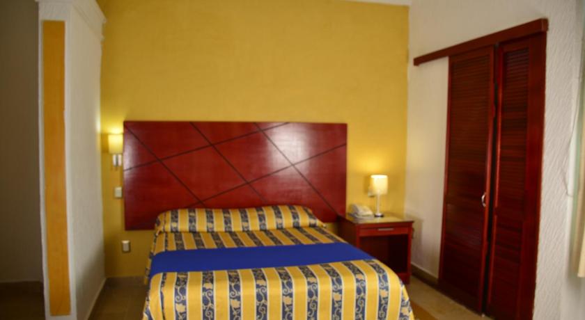 Hotel Paradise Inn photo