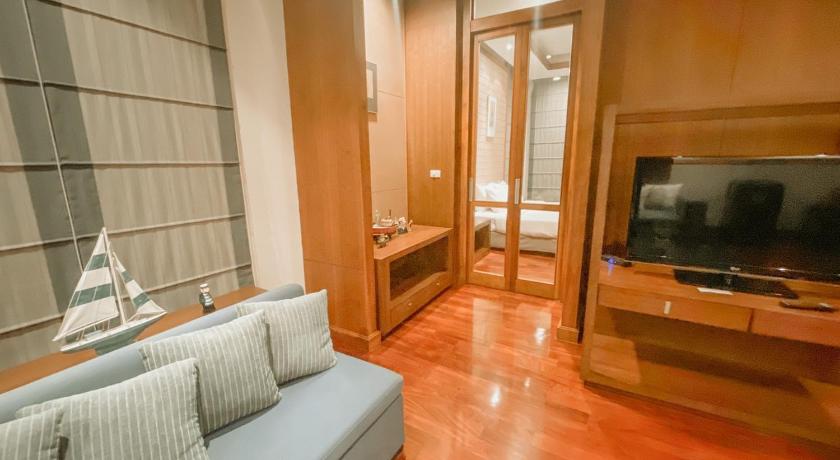 Image of Grand Deluxe 9
