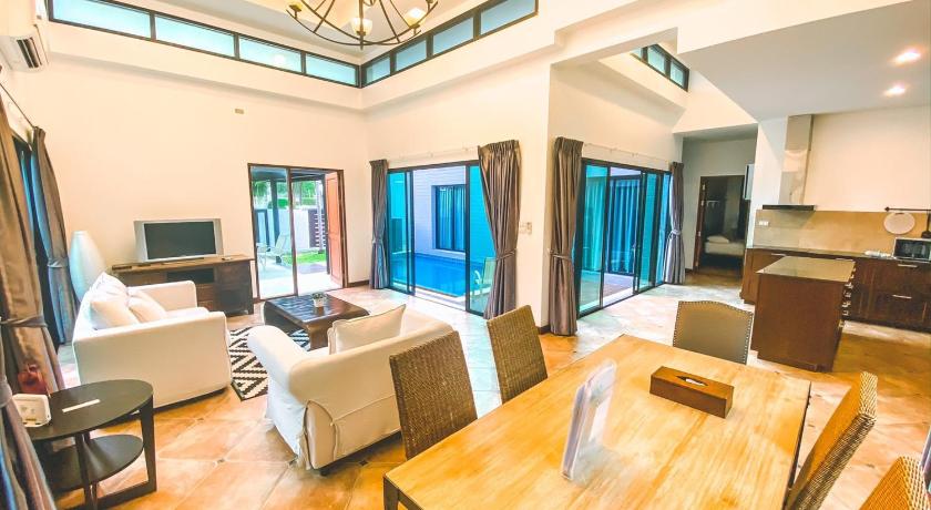 촌부리 Royal Sammuk Villa 4星级 酒店 设施