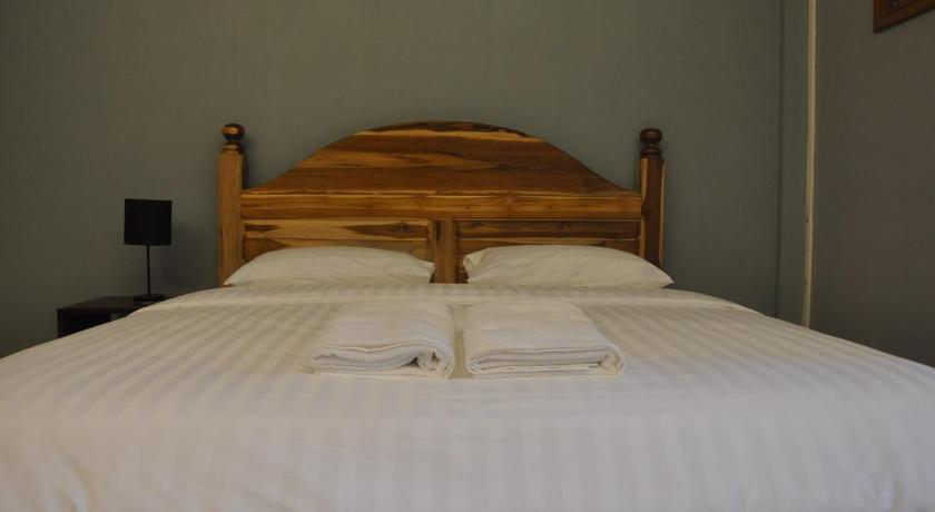Image of Deluxe King Room 6
