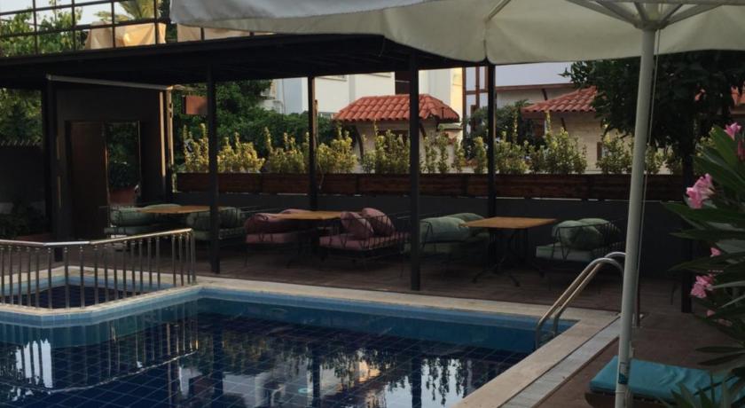 Derin Luxury Hotel photo