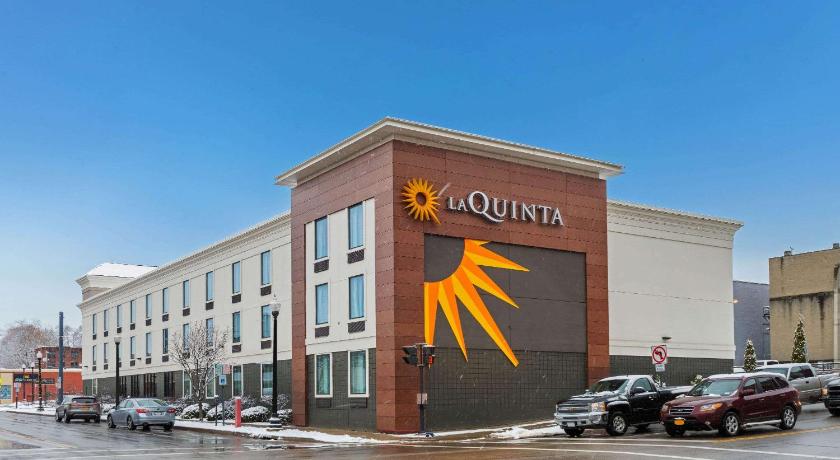 La Quinta Inn & Suites by Wyndham Jamestown