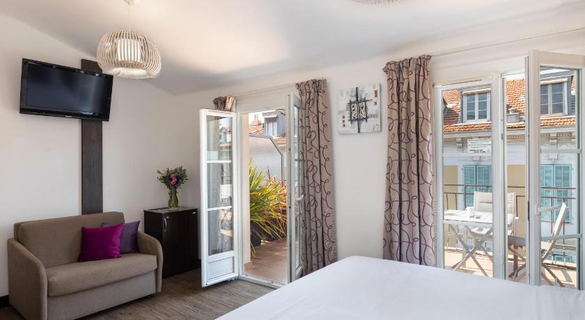 Image of Junior Suite Double or Twin 11