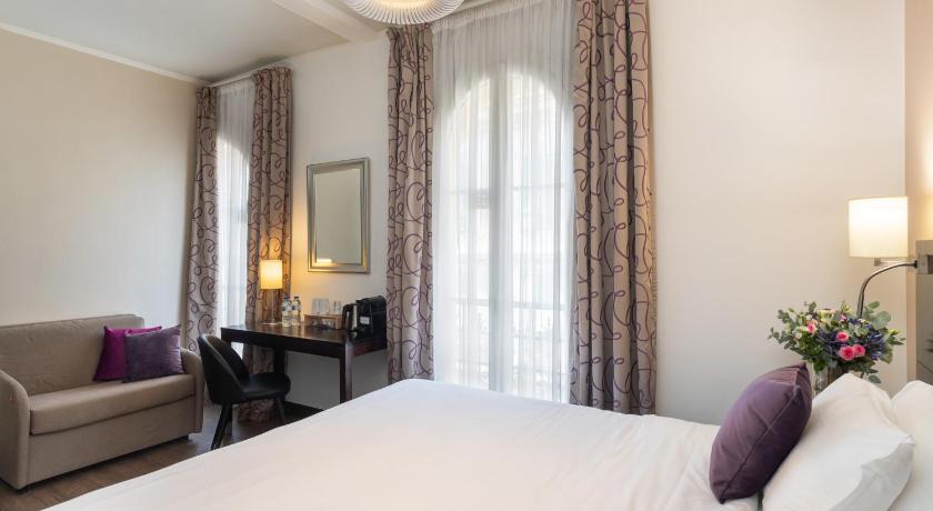 Image of Triple Deluxe Room 6