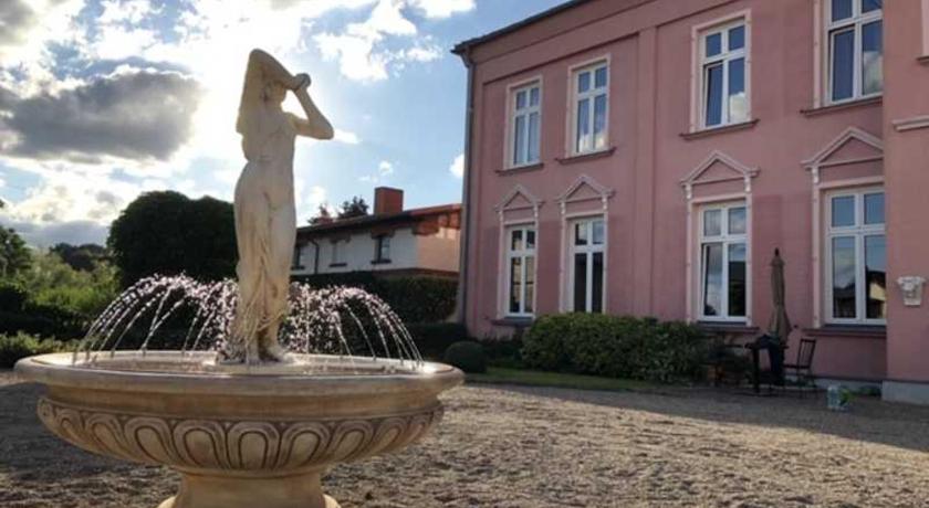 Schlosshotel Gross Koethel