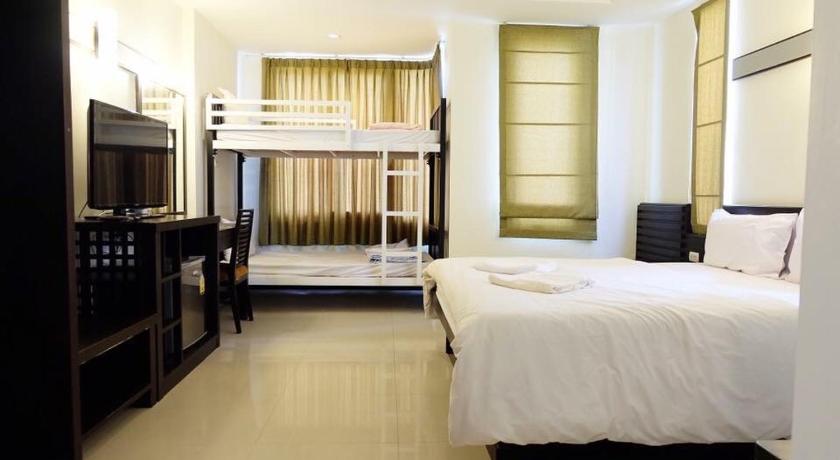 Image of Quadruple Room with Private Bathroom 0