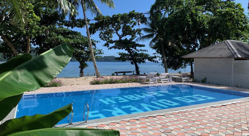 White Sands Beach Resort Lembeh photo