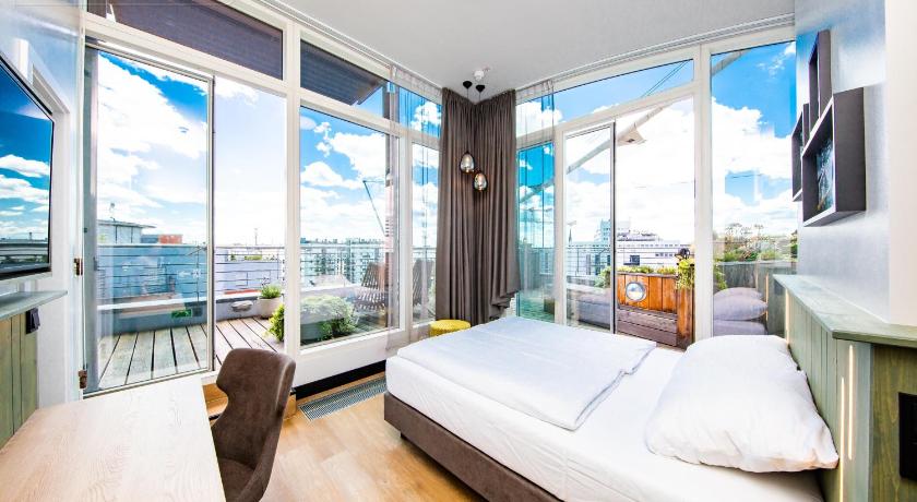 ベルリン fjord hotel berlin 3つ星 ホテル スイート