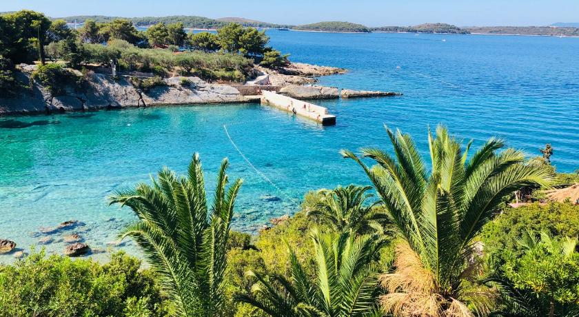 Apartment Shades of Blue — Hotel in Hvar