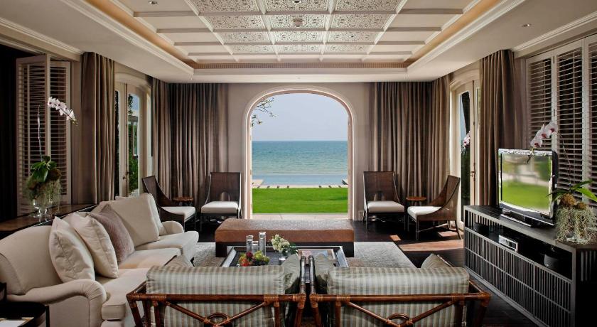 Image of Three-Bedroom Room with Private Pool 4