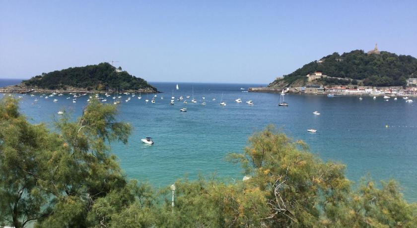 Hotel Ondarreta Beach photo