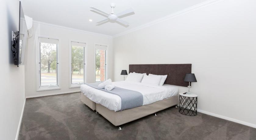 Wagga Apartments #2 photo