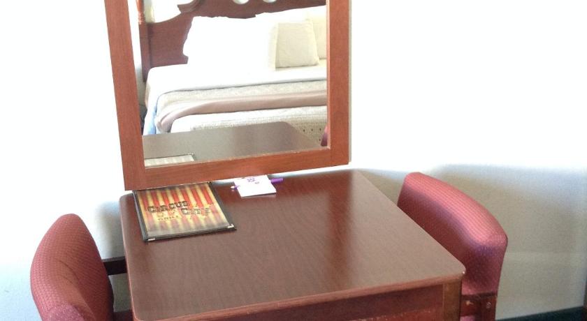Knights Inn - Peru, IN photo