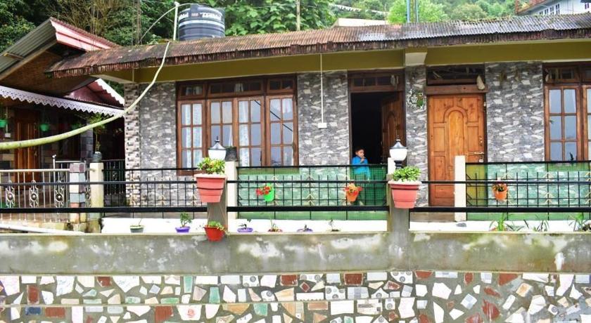 Delo Lake Homestay photo