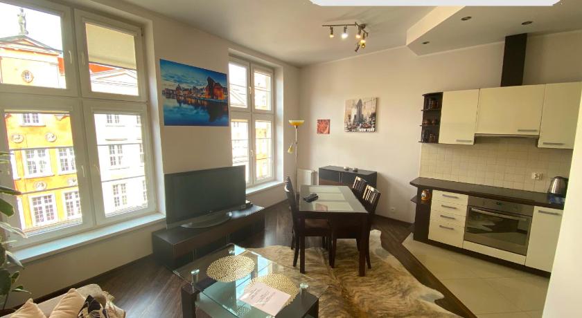 Gdanskie Apartamenty - Apartamenty - Dluga z Widokiem Na Ratusz i nad Motlawa — Hotel in Gdansk