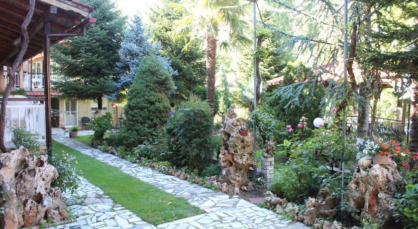 Germanos Studios — Hotel in Loutraki (Pella)