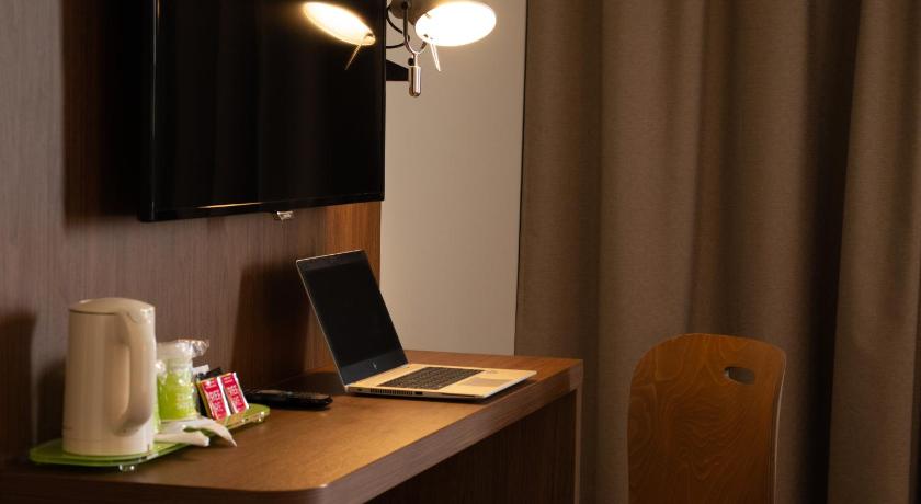 Image of Standard Twin Room 12