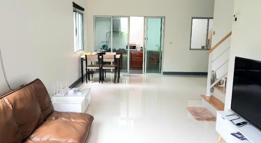 NIDO Guest house Impact Arena - image 13