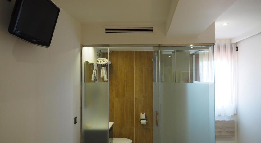 Hostal Don Suero de Quinones photo