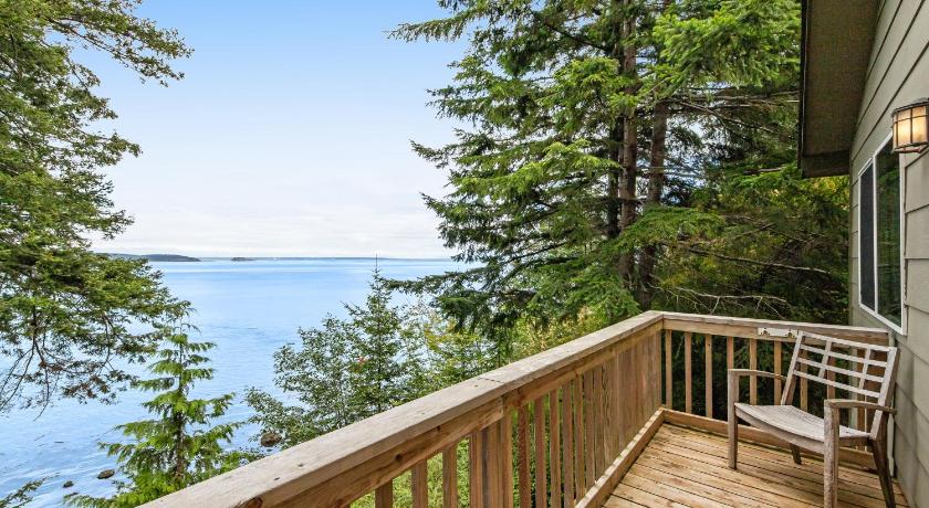 Pinecone Cabin photo
