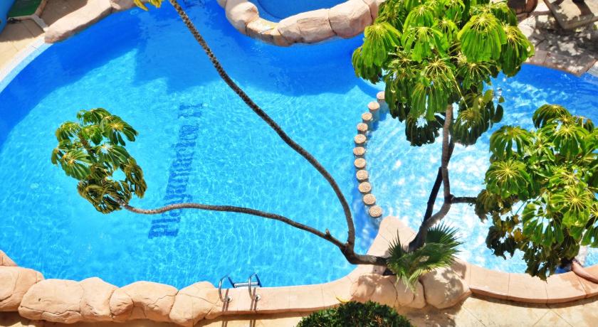 HE Cabo Roig Strip — Hotel in Torrevieja