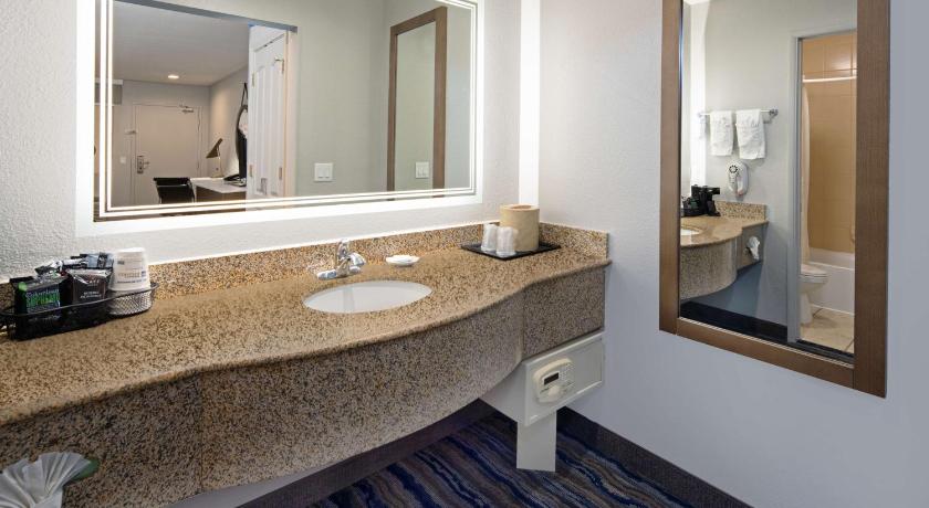 Best Western San Diego Miramar Hotel