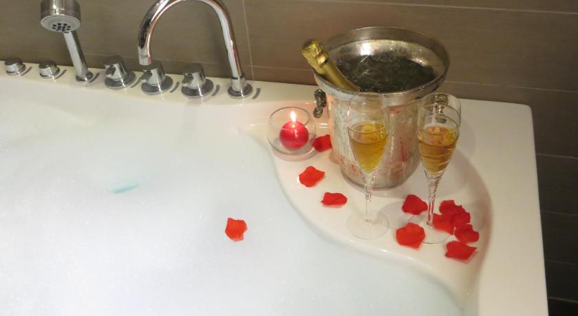 Image of Executive Suite 15