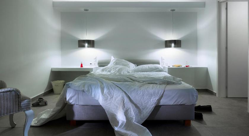 Santa Maria Luxury Suites & Spa photo