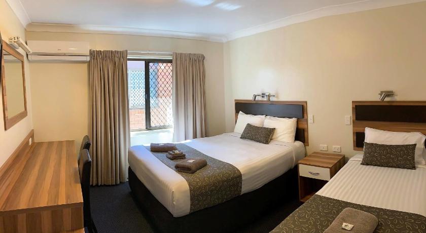 Charleville Motel photo
