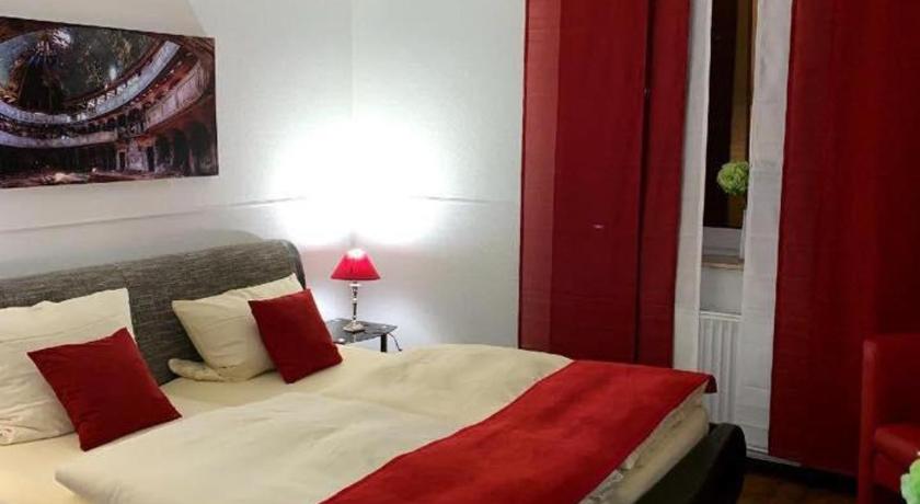 リューベッケ Hotel Restaurant Borchard ホテル プール