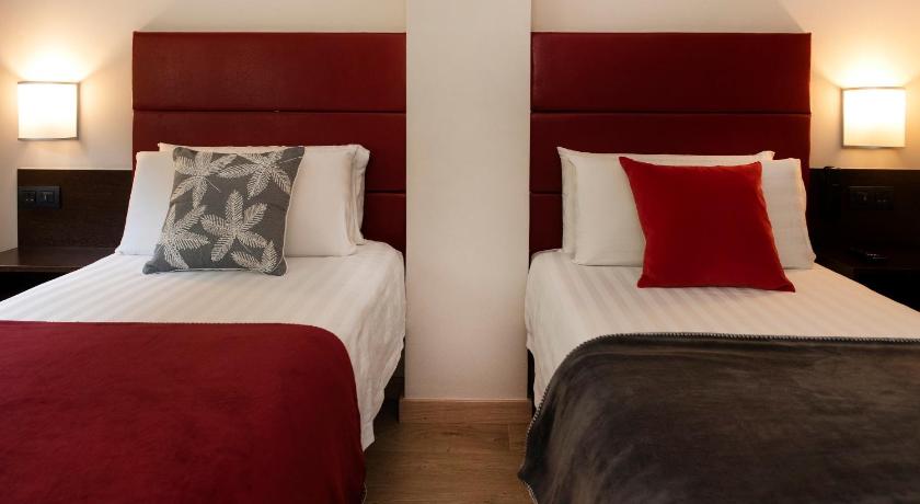 صورة غرفة مزدوجة أو توأم (Double or Twin Room) 7