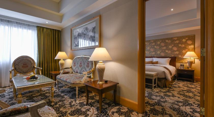 Image of Executive Suite 4
