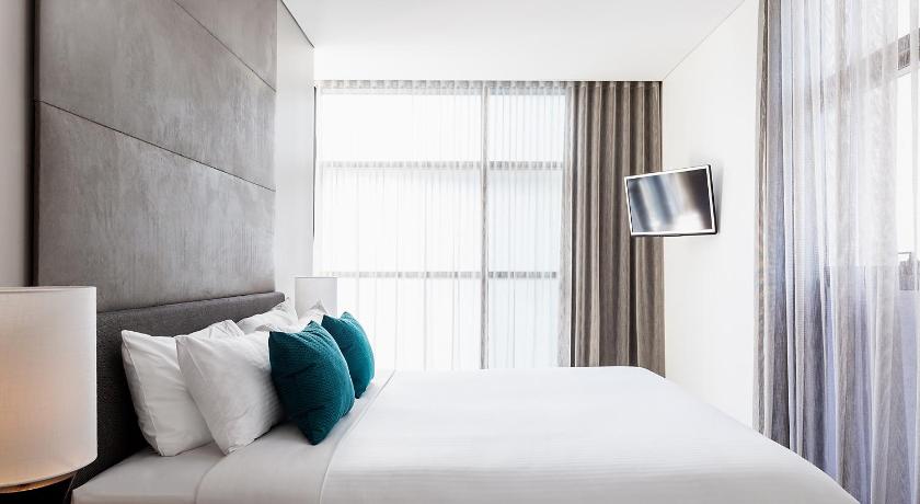 Image of One Bedroom Premier Apartment 4