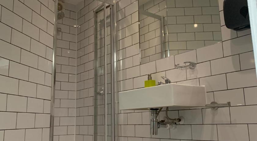 Image of Triple Room with Shared Bathroom 14