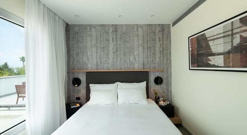 Image of Superior Suite 8