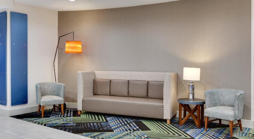 Holiday Inn Express Northwest near Sea World photo