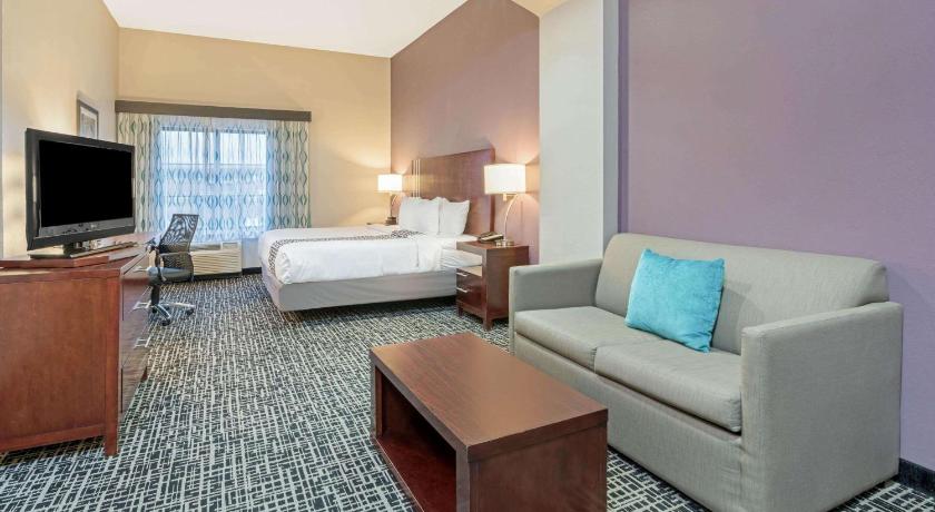 La Quinta Inn & Suites by Wyndham Oklahoma City -Yukon