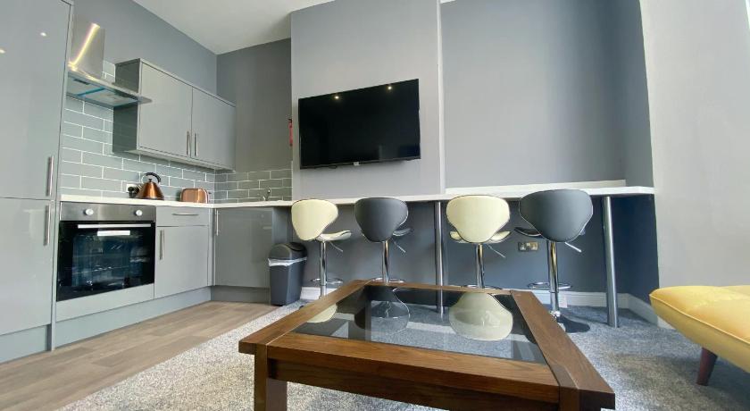 Chelsea Suite Sasco Apartments - image 13