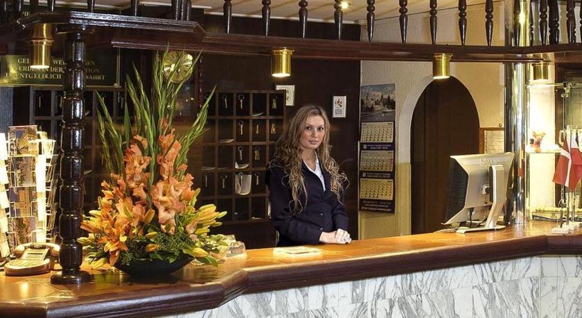 Hotel Victoria photo