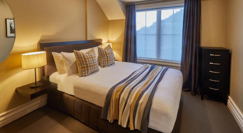 Three-Bedroom Villa with Alpine View