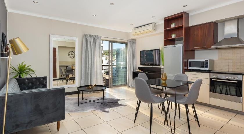 Icon Apartments photo