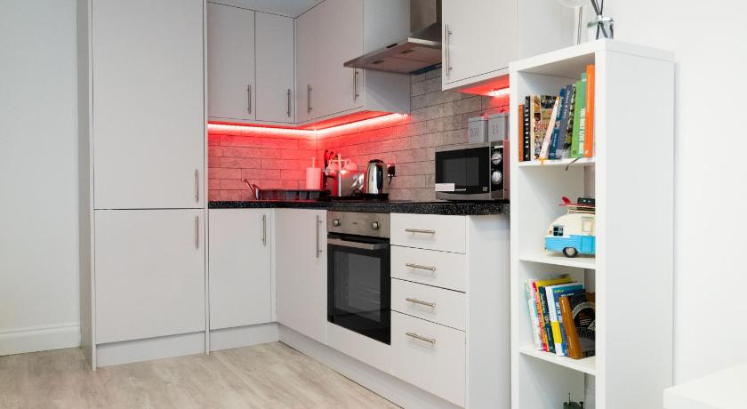 The Avenue Apartments  - image 6