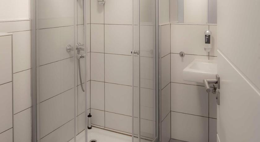 Mato One Zimmervermietung - image 12
